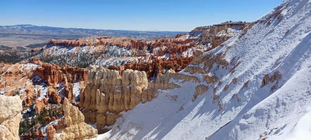 Snow on the red rocks in Bryce Canyon National Park